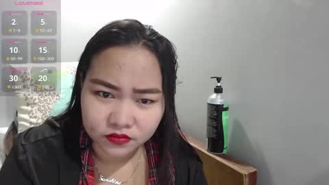 Snapshot of bubblebuttpinay chatting on February 20, 12:19 am Sunshine online show from February 20, 12:19 am