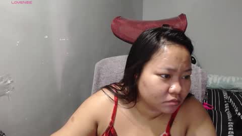 Snapshot of bubblebuttpinay chatting on February 2, 2:43 am Sunshine online show from February 2, 2:43 am