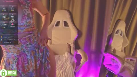 Snapshot of bubbling_crush chatting on January 17, 12:10 am bubbling_crush online show from January 17, 12:10 am