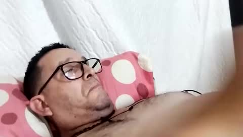 Snapshot of buchs32 chatting on December 14, 5:13 am buchs32 online show from December 14, 5:13 am