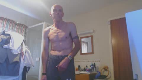 Snapshot of buck70 chatting on October 12, 2:27 pm buck70 online show from October 12, 2:27 pm