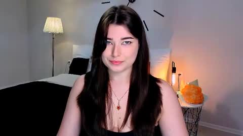 Ari online show from April 8, 2:39 pm