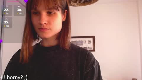 Snapshot of buckwheat_queen chatting on December 6, 9:35 pm Mira online show from December 6, 9:35 pm