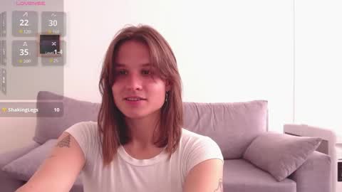 Snapshot of buckwheat_queen chatting on September 9, 6:29 pm Mira online show from September 9, 6:29 pm