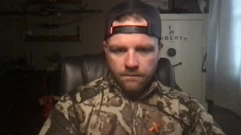 Snapshot of buckwild69204 chatting on January 11, 8:32 pm buckwild69204 online show from January 11, 8:32 pm