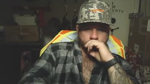 Snapshot of buckwild69204 chatting on December 22, 12:40 am buckwild69204 online show from December 22, 12:40 am