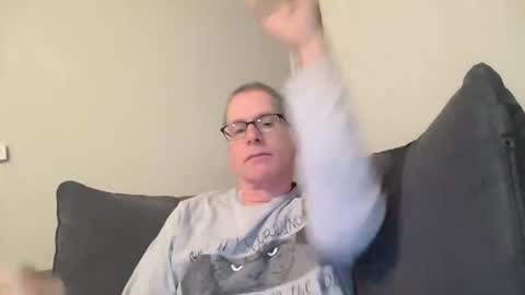 Snapshot of budman004 chatting on November 12, 11:03 pm budman004 online show from November 12, 11:03 pm