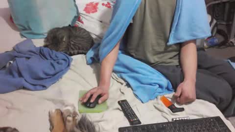 Snapshot of bufu21 chatting on February 2, 4:59 am bufu21 online show from February 2, 4:59 am