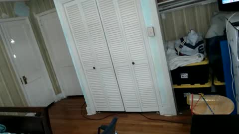 Snapshot of bullmusclejoe chatting on November 29, 9:51 pm BullMuscleJoe online show from November 29, 9:51 pm