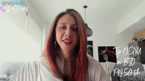 Snapshot of bumbum_kalibum chatting on February 27, 7:36 pm Ivan online show from February 27, 7:36 pm