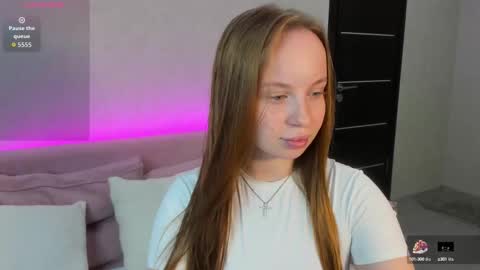 Snapshot of bunny_luvv chatting on October 8, 9:18 am Bunny online show from October 8, 9:18 am
