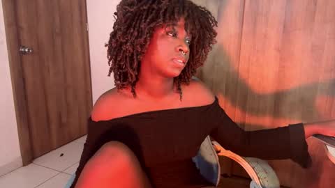 Snapshot of bunny_secrets chatting on November 28, 12:13 am Isa online show from November 28, 12:13 am