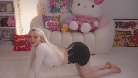 Stella online show from January 6, 11:31 pm