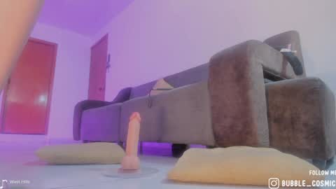 Snapshot of burbuja_cosmic chatting on January 26, 3:59 am Im Val Welcome to my room My instagram Bubble cosmic online show from January 26, 3:59 am