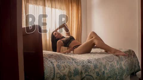 Snapshot of burbuja_cosmic chatting on February 24, 12:20 am Im Val Welcome to my room My instagram Bubble cosmic online show from February 24, 12:20 am