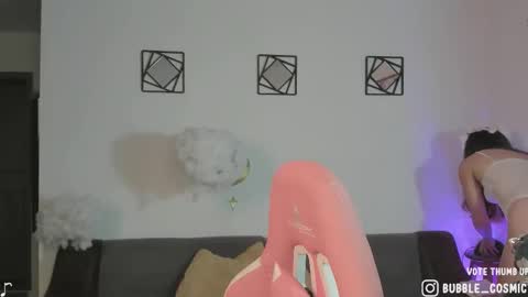 Snapshot of burbuja_cosmic chatting on March 4, 12:38 am Im Val Welcome to my room My instagram Bubble cosmic online show from March 4, 12:38 am