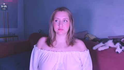 Snapshot of burn_lissa chatting on December 5, 7:43 pm Lissa online show from December 5, 7:43 pm