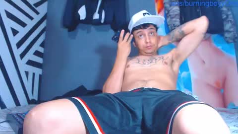 Snapshot of burningboyy chatting on November 7, 9:42 am independiente online show from November 7, 9:42 am