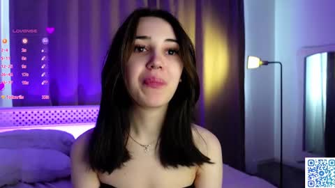 Snapshot of burnletitallburn chatting on March 5, 4:24 am Jessica online show from March 5, 4:24 am