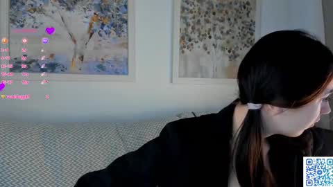 Snapshot of burnletitallburn chatting on March 6, 1:37 am Jessica online show from March 6, 1:37 am