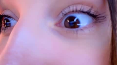 Snapshot of burnletitallburn chatting on October 3, 3:25 am Jessica online show from October 3, 3:25 am