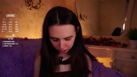 Snapshot of burnletitallburn chatting on October 29, 3:20 am Jessica online show from October 29, 3:20 am