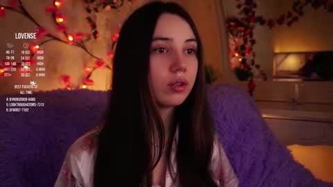 Snapshot of burnletitallburn chatting on November 28, 4:04 am Jessica online show from November 28, 4:04 am