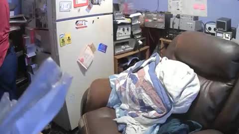 Snapshot of bushhunter23 chatting on December 16, 3:50 pm bushhunter23 online show from December 16, 3:50 pm