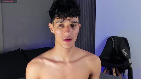 Snapshot of busterspinter chatting on December 2, 5:59 am Buster independent model online show from December 2, 5:59 am