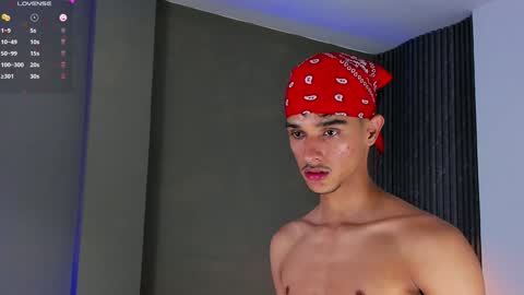 Snapshot of busterspinter chatting on December 15, 5:10 pm Buster independent model online show from December 15, 5:10 pm