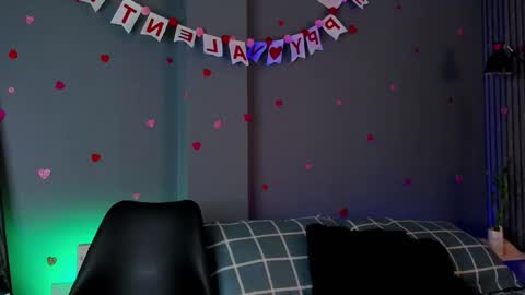 Snapshot of busterspinter chatting on February 13, 5:05 am Buster independent model online show from February 13, 5:05 am