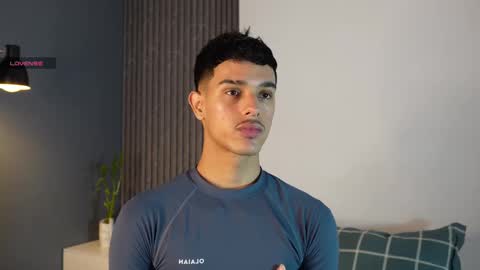 Snapshot of busterspinter chatting on September 19, 1:45 pm Buster independent model online show from September 19, 1:45 pm