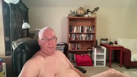 Snapshot of bustyballs100 chatting on September 12, 3:23 pm bustyballs100 online show from September 12, 3:23 pm