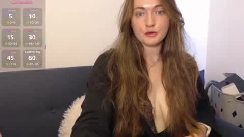 Snapshot of bustybonnieuk chatting on October 21, 11:44 am BustyBonnieUK online show from October 21, 11:44 am