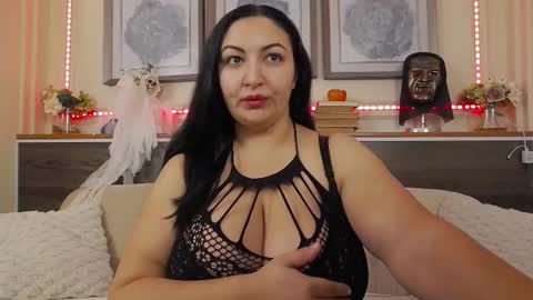 Snapshot of bustyeva_ chatting on October 31, 4:24 am online between 6AM and 2PM EET almost everyday. online show from October 31, 4:24 am
