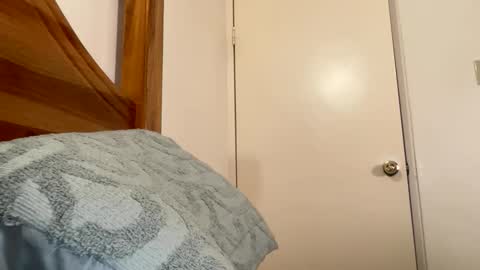 bustyirie online show from March 18, 2:53 pm