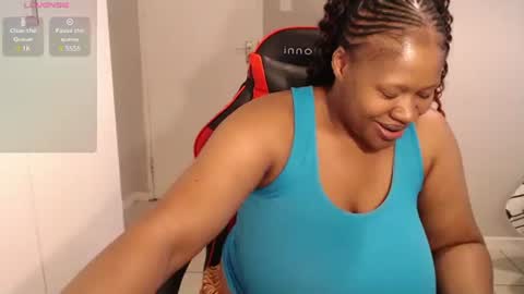 Snapshot of bustylisa85 chatting on March 10, 12:04 pm lisa online show from March 10, 12:04 pm