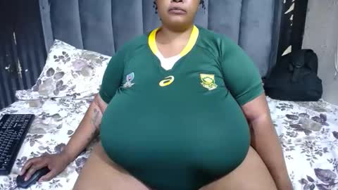 Snapshot of bustyqueenx25 chatting on November 13, 8:30 pm bustyqueenx25 online show from November 13, 8:30 pm