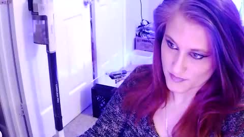 Snapshot of busybee83 chatting on October 27, 6:45 pm busybee83 online show from October 27, 6:45 pm