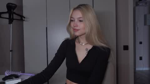 butteflai online show from March 13, 7:48 am