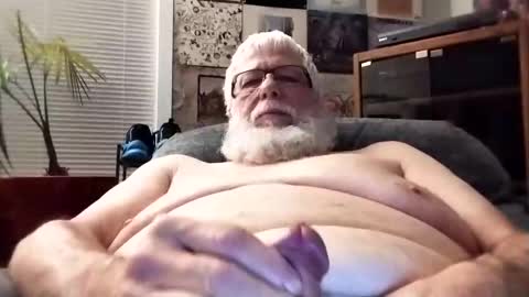 Snapshot of buttercups_2025 chatting on October 18, 10:05 am Buttercup online show from October 18, 10:05 am