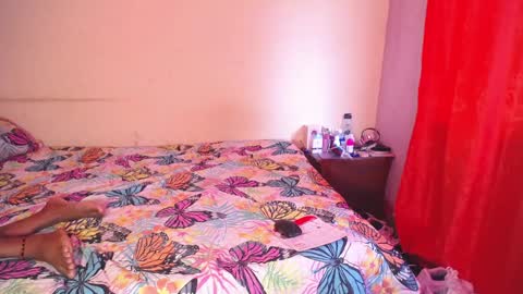 Snapshot of butterfly_rouse chatting on October 11, 3:32 pm butterfly_rouse online show from October 11, 3:32 pm