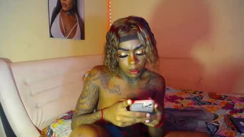 Snapshot of butterfly_rouse chatting on November 2, 8:33 pm butterfly_rouse online show from November 2, 8:33 pm