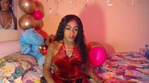 Snapshot of butterfly_rouse chatting on November 17, 8:25 pm butterfly_rouse online show from November 17, 8:25 pm