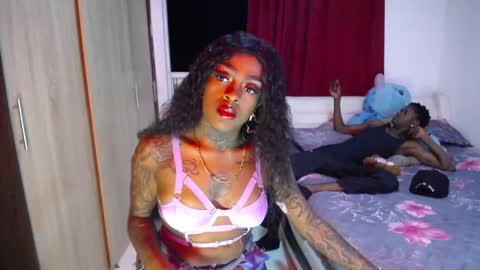 Snapshot of butterfly_rouse chatting on December 17, 1:00 am butterfly_rouse online show from December 17, 1:00 am