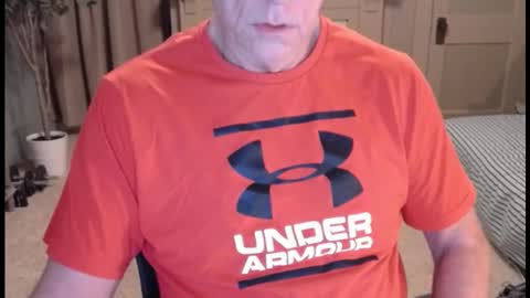 Snapshot of buttnakedfun954737 chatting on January 17, 12:10 pm Miles online show from January 17, 12:10 pm