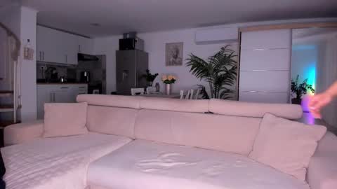 Snapshot of buyyourticketplease chatting on November 14, 7:45 pm Nicolah Steven Bond online show from November 14, 7:45 pm