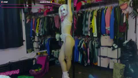 Snapshot of bxbyfxgaa chatting on September 29, 1:55 am BxBYFxG online show from September 29, 1:55 am