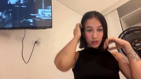 Snapshot of by_salome chatting on November 19, 5:40 am salome online show from November 19, 5:40 am