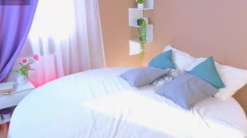 Snapshot of byteblush chatting on February 12, 11:18 am Kira online show from February 12, 11:18 am